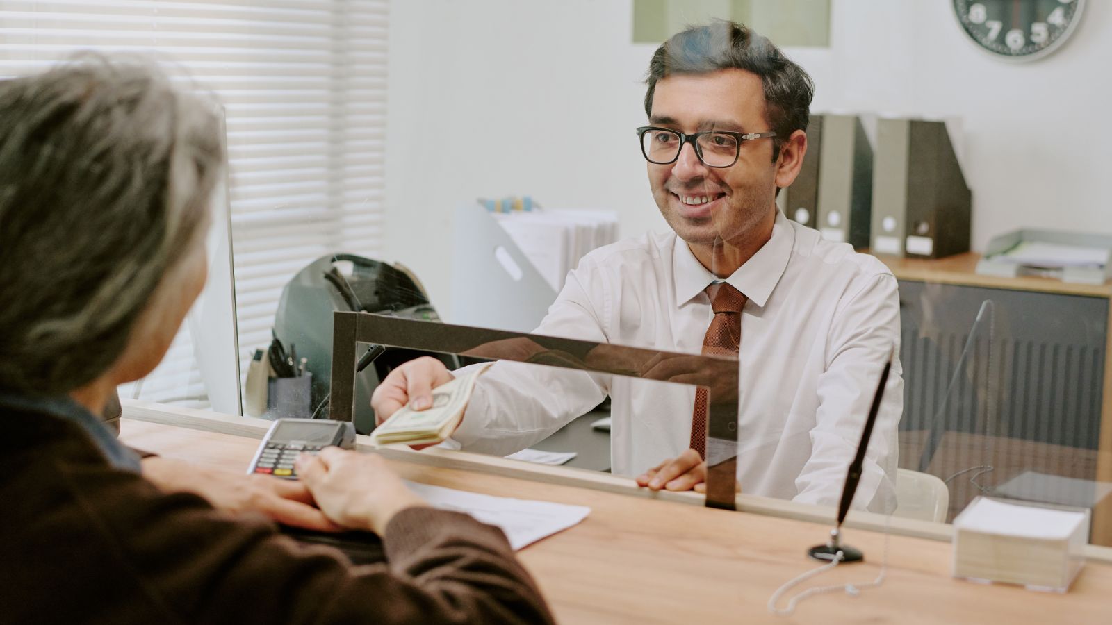 ניהול גוגל ביזנס עבור סניפי בנק